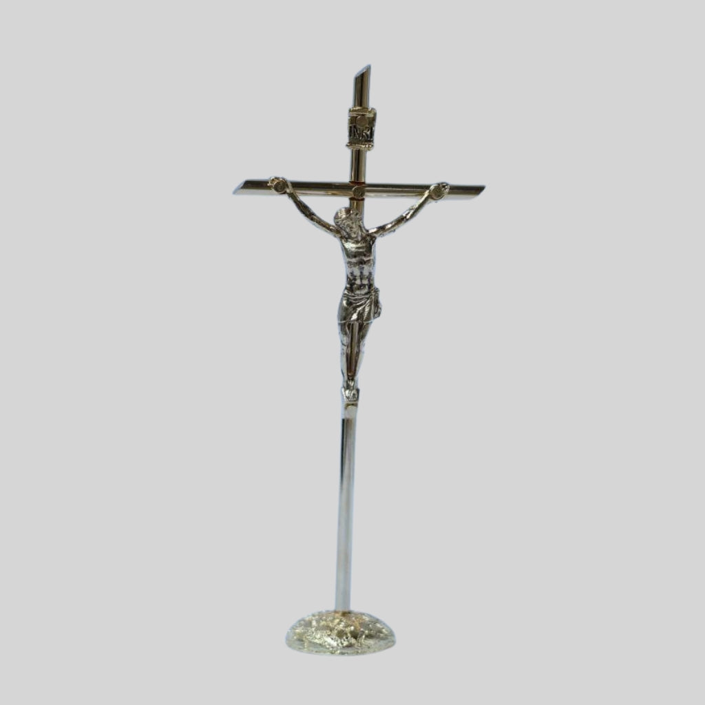 Cristo de Base de Metal con Baño de Oro