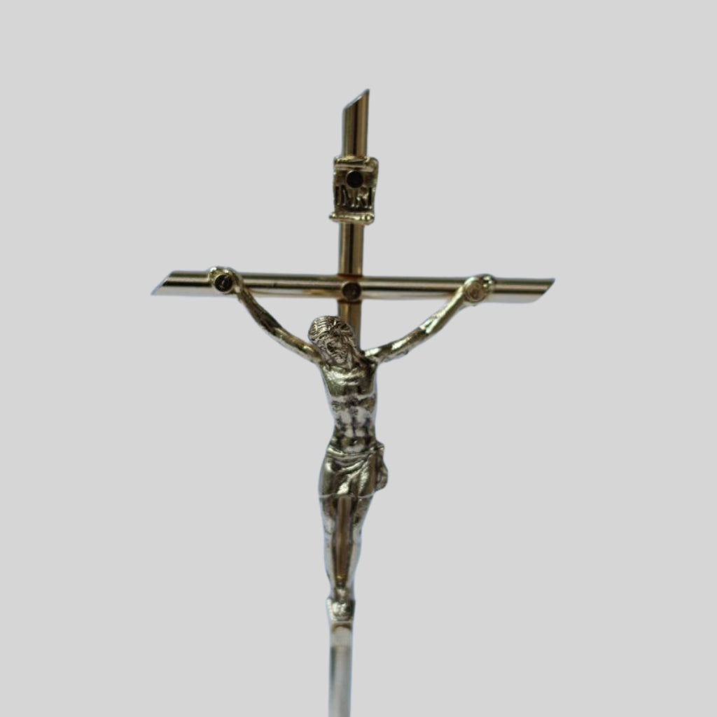 Cristo de Base de Metal con Baño de Oro
